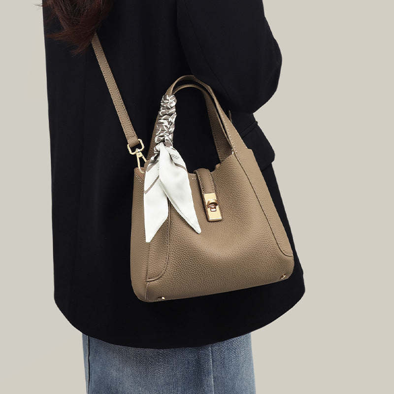 Trendy Women's Classic Portable Vegetable Basket Women's Messenger Bag