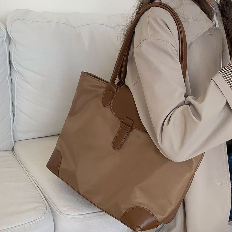 Women's Contrast Color Nylon Canvas Leisure Commute Women's Shoulder Bag