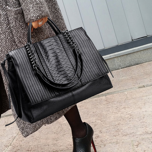 Women's Capacity Western Style Personalized Light Luxury Handbags