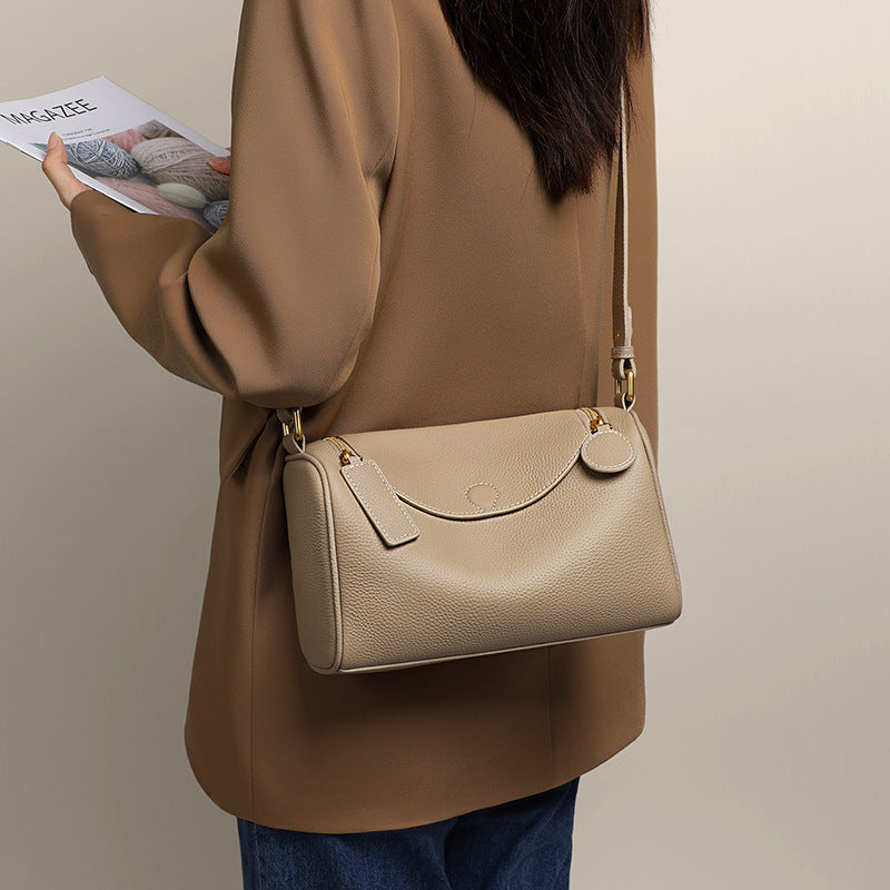 Women's Genuine Leather Summer Commuter Fashion High Women's Messenger Bag