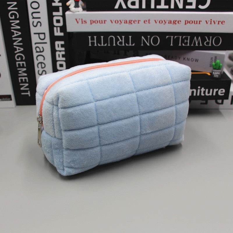 Women's Plush Portable Storage Simple Wash Hand Makeup Bag