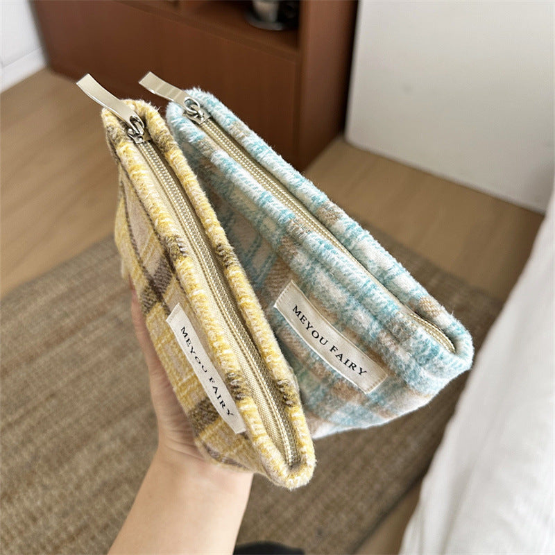 Women's Korean Style Idle Hand-held Check Pattern Woolen Simple Storage Bags