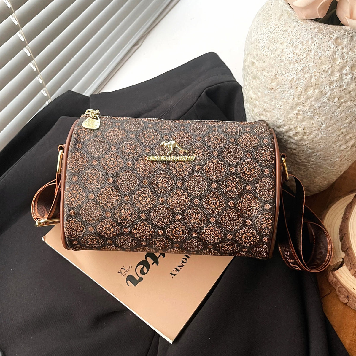 Out Lady Fashion Pillow Western Style Printing Large Bags