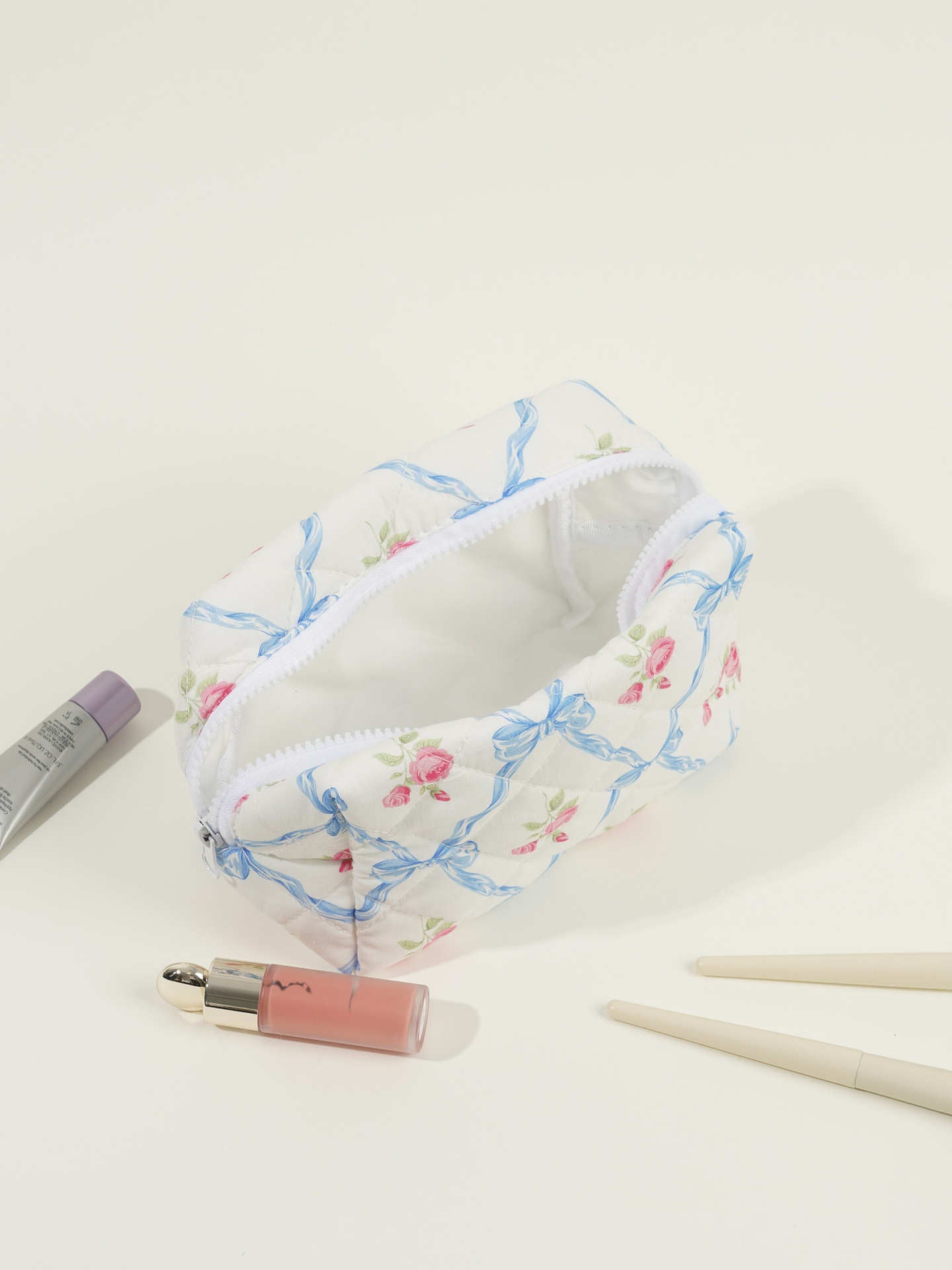 Quilted Large Capacity Bow Printed Rose Cosmetic Bags