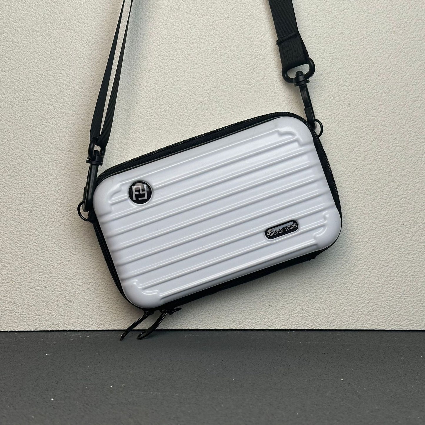 Hard Shell Waterproof Wash Suitcase Portable Cosmetic Bags