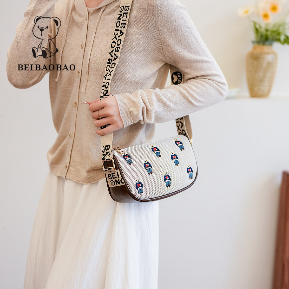 Source Popular Embroidery Victory Bear Niche Bags