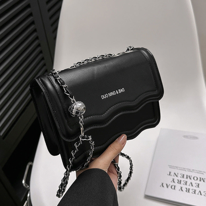 Women's Niche Wave High-grade Chain Underarm French Bags