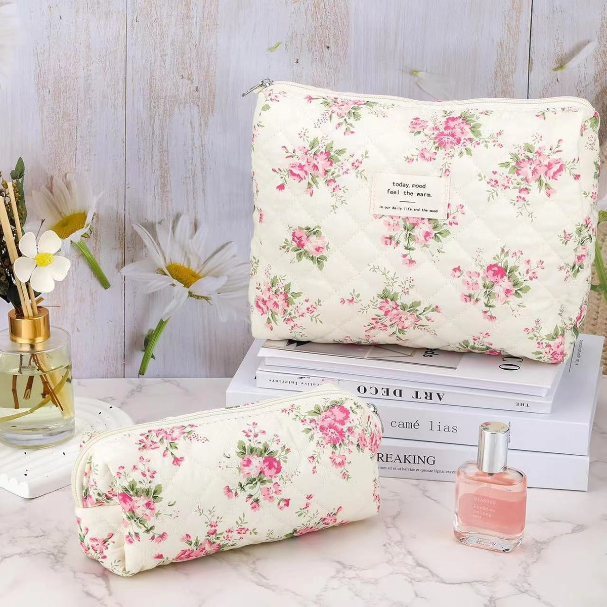 Large Capacity Portable Cosmetics Storage Hand Wash Makeup Bag