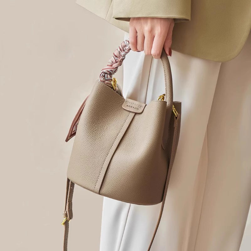 Women's High-grade Fashion Vegetable Basket Commuter Handbags