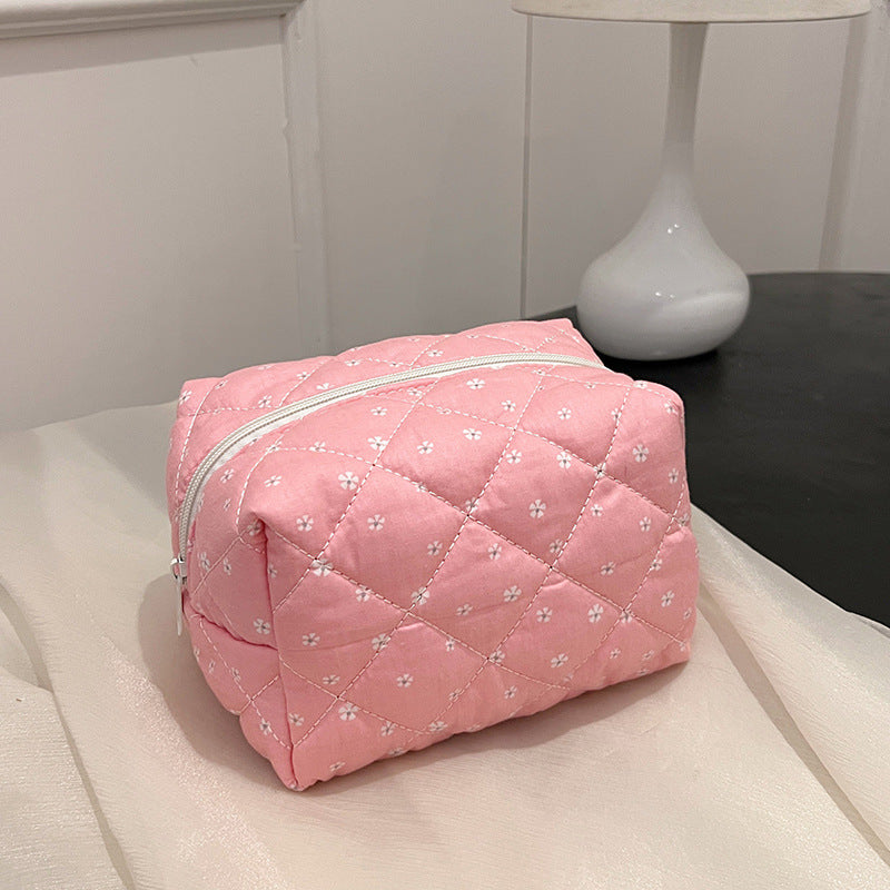 Broken Flower Cosmetics Storage Hand Holding Makeup Bag