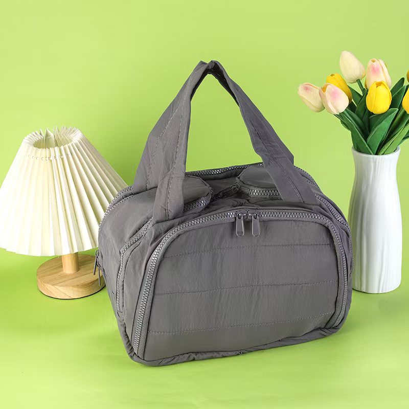 Simple Large Capacity Partition Layered Wash Portable Cosmetic Bags