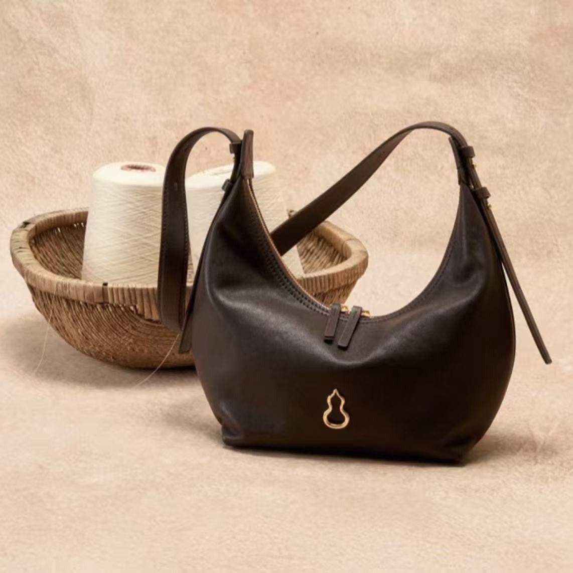 Women's & Men's Half Slope Dumpling Texture Selenodont Soft Women's Shoulder Bag