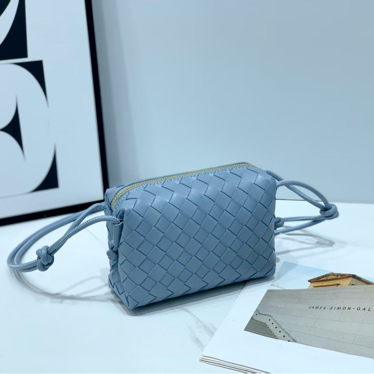 Women's Solid Color Handmade Woven Fashion Fashionable Shoulder Bags