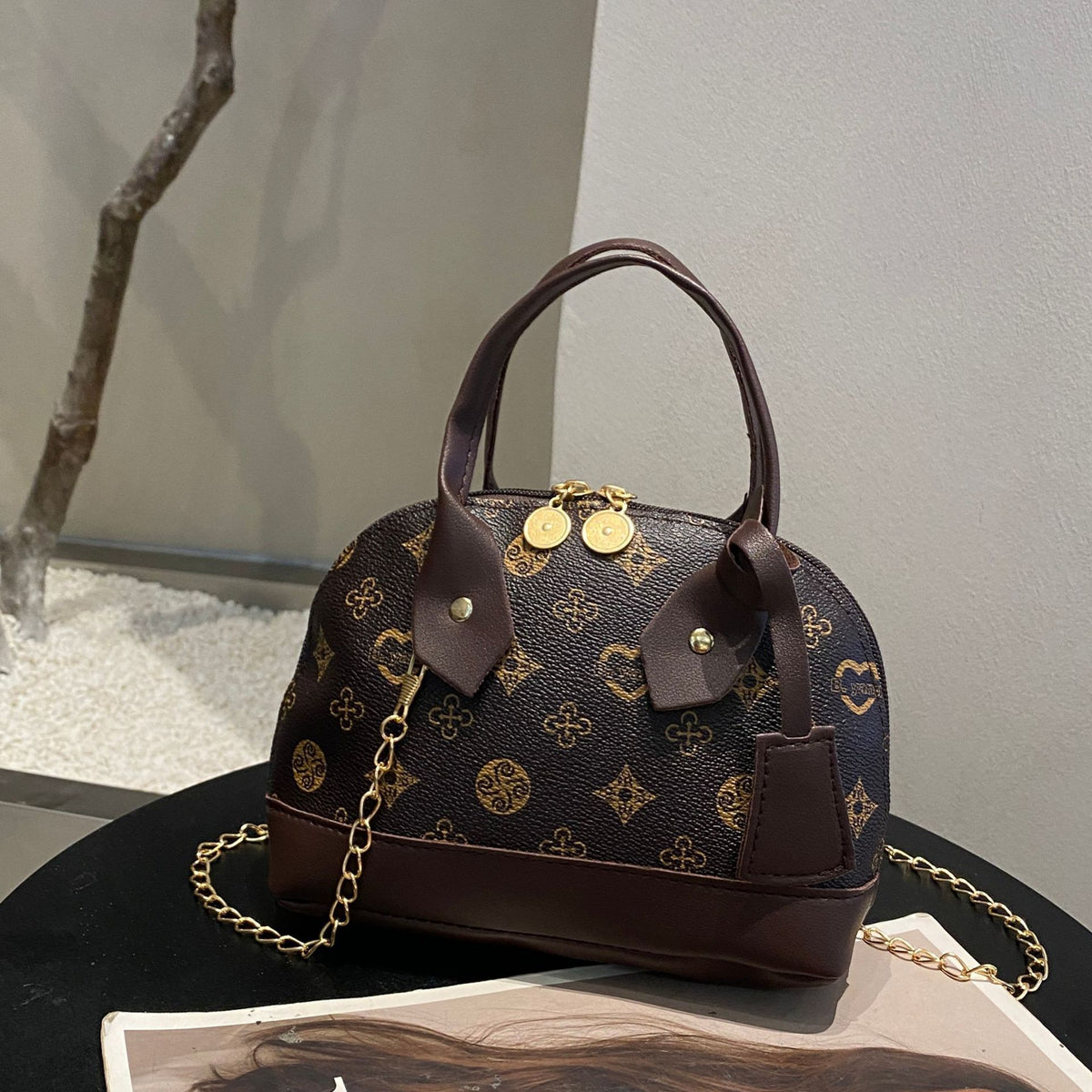 Women's Monica High Sense Hand-held Presbyopic Color Contrasting Shells Affordable Luxury Women's Shoulder Bag