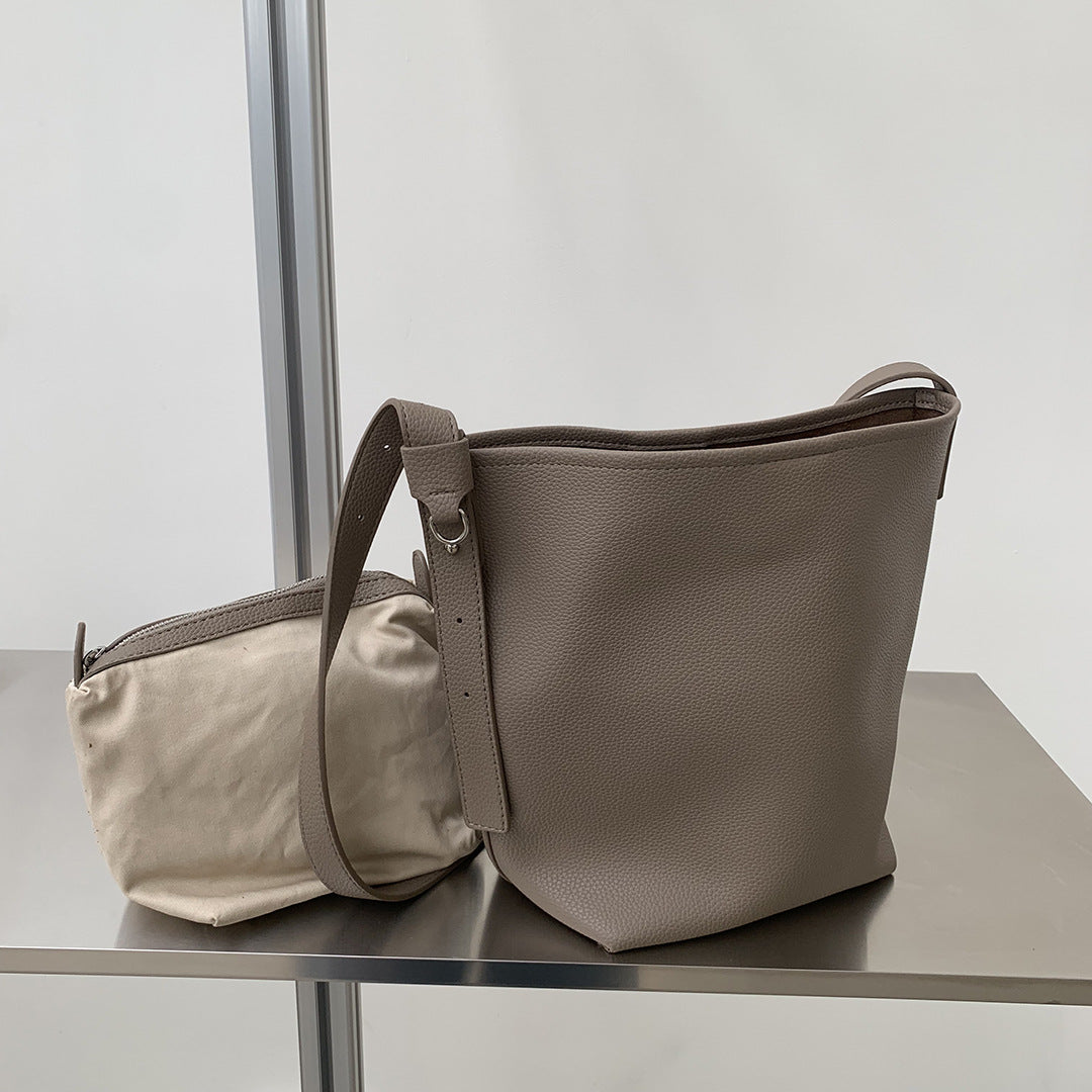 Women's Light Retro Simple Large Capacity Texture Lychee Shoulder Bags
