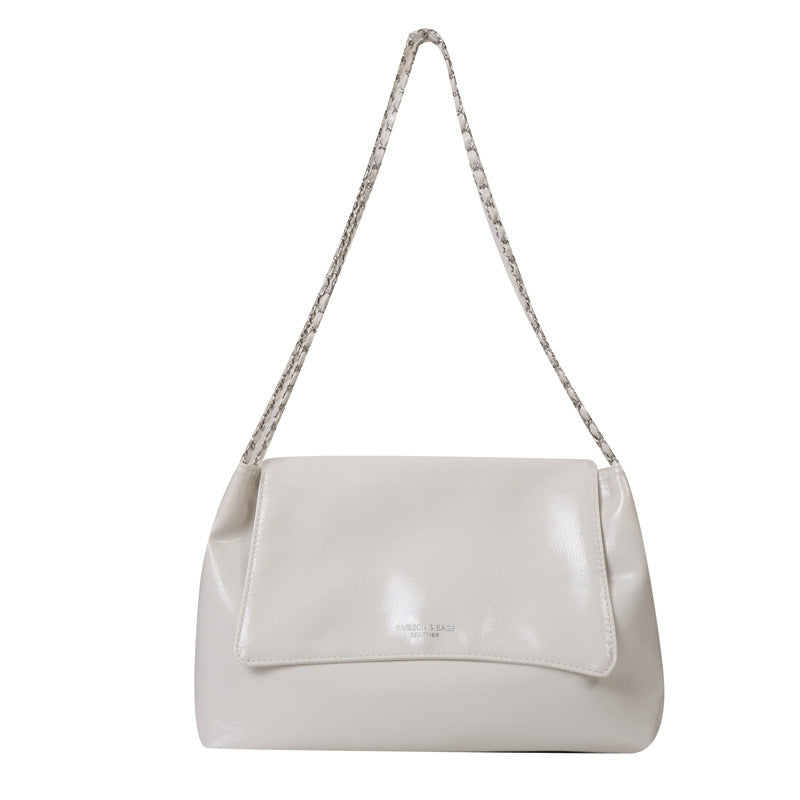Women's Color Large Capacity Western Style Trendy Underarm Commuter Chain Bags