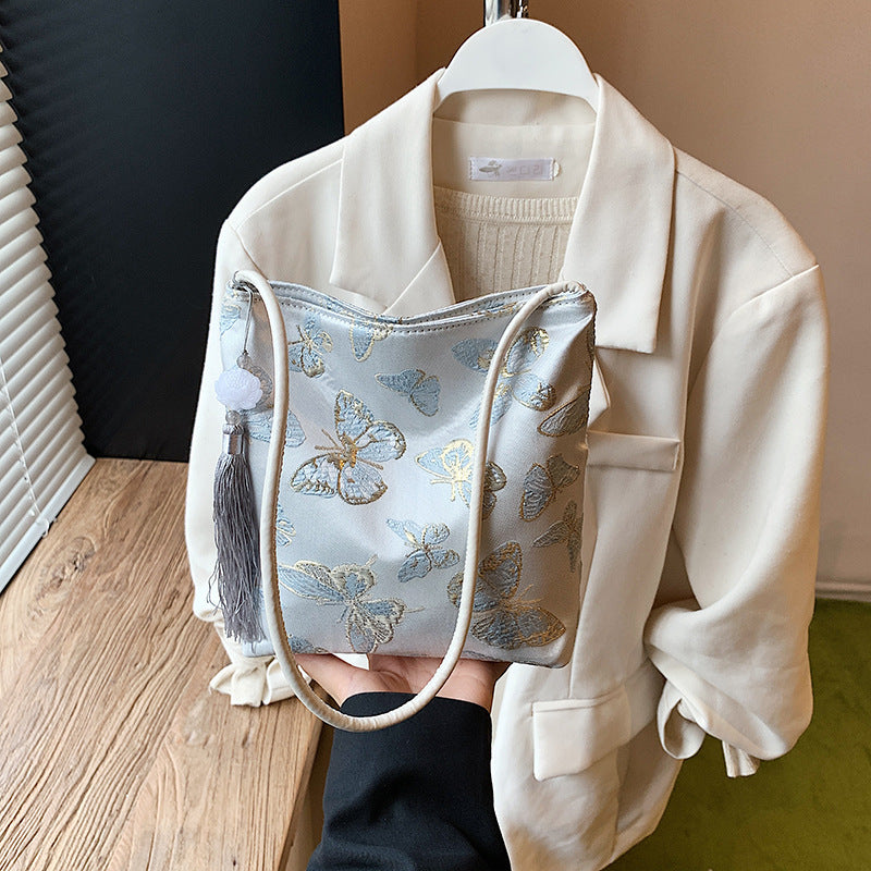 Women's Embroidered Butterfly Large Capacity Autumn Western Style Contrast Color Commuter Women's Shoulder Bag