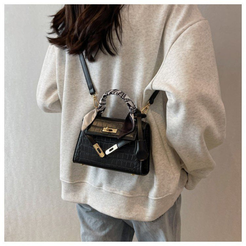 Women's High Texture Light Luxury Gold Kelly Crossbody Bags