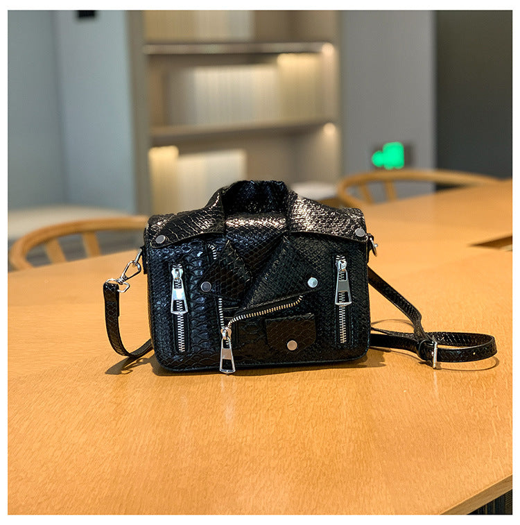 Women's Individual Clothes Korean Fashion Rivet Women's Messenger Bag