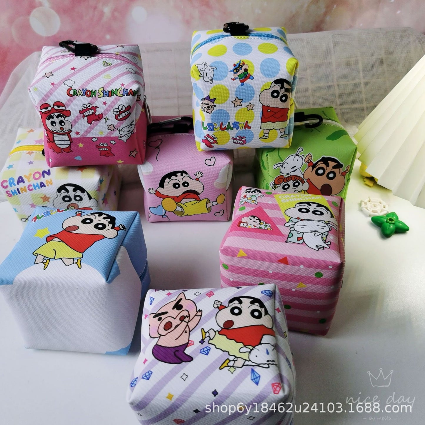 Popular Magic Peripheral Poke Ball Clip Coin Purses