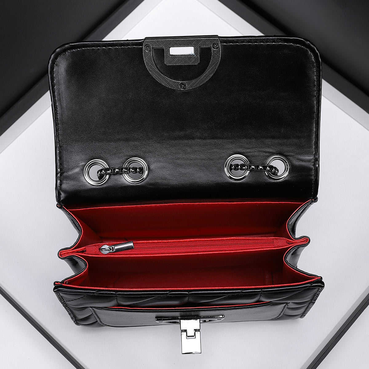 Women's Spring Stylish Good Texture Chain Rhombus Bags
