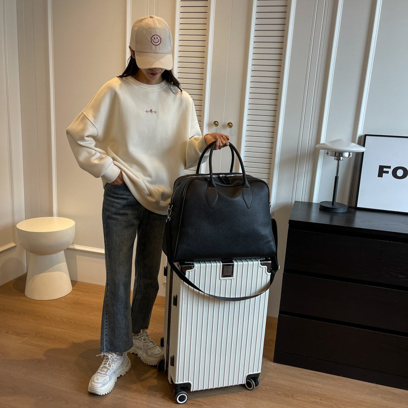 Large Capacity Lightweight Western Fashionable Stylish Solid Travel Bags