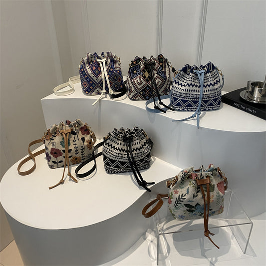 Women's Popular Western Style Ethnic Versatile Texture Bags