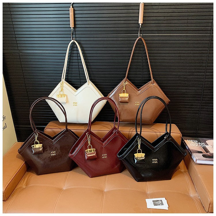 Women's Large Capacity Spring Commute Niche Fashionable Women's Shoulder Bag