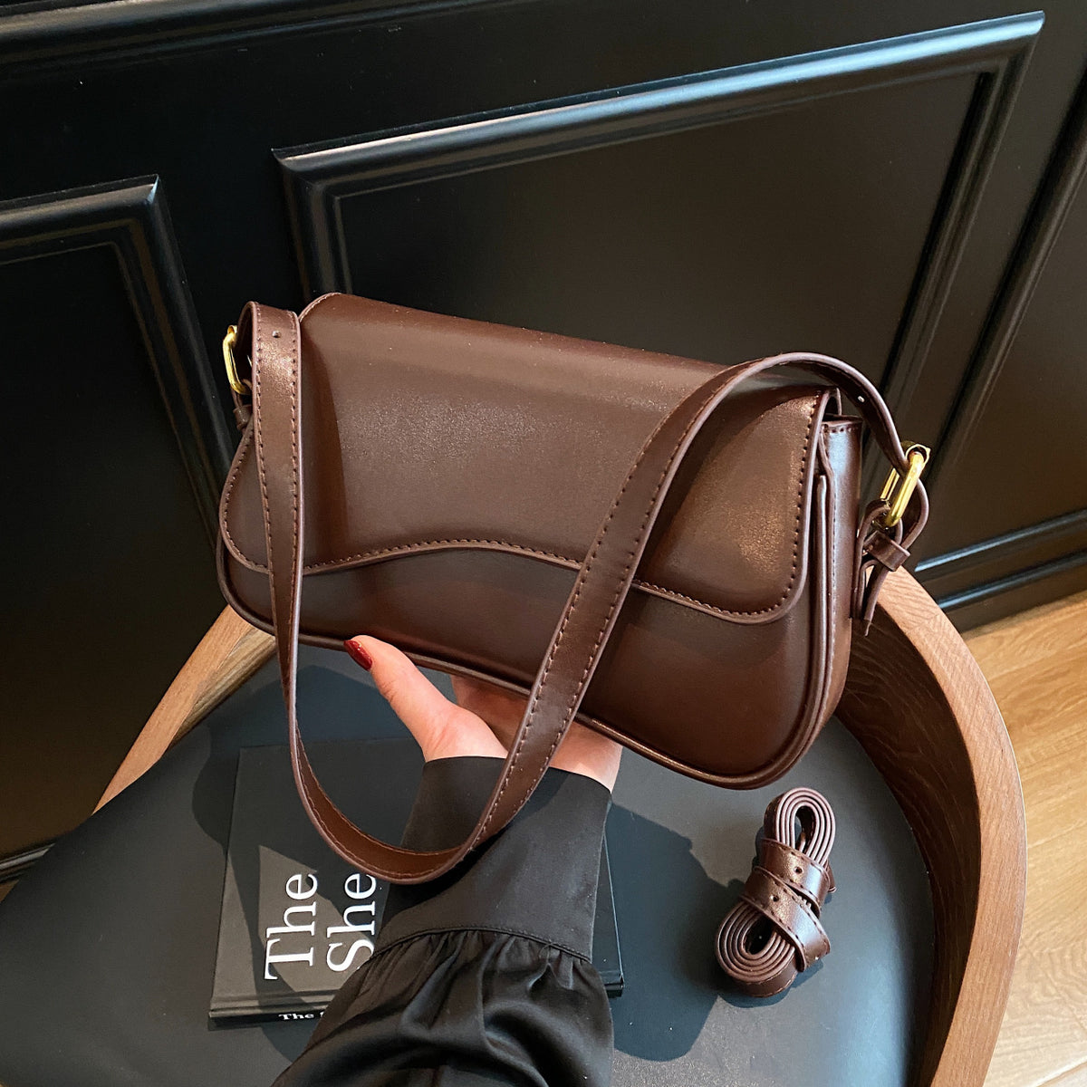 Women's Retro Easy Matching Underarm Niche Commuter Women's Messenger Bag