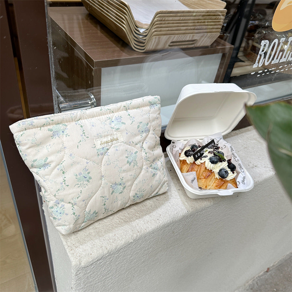 Women's Flower Bear Quilted Liner Clutch Portable Large Cosmetic Bags