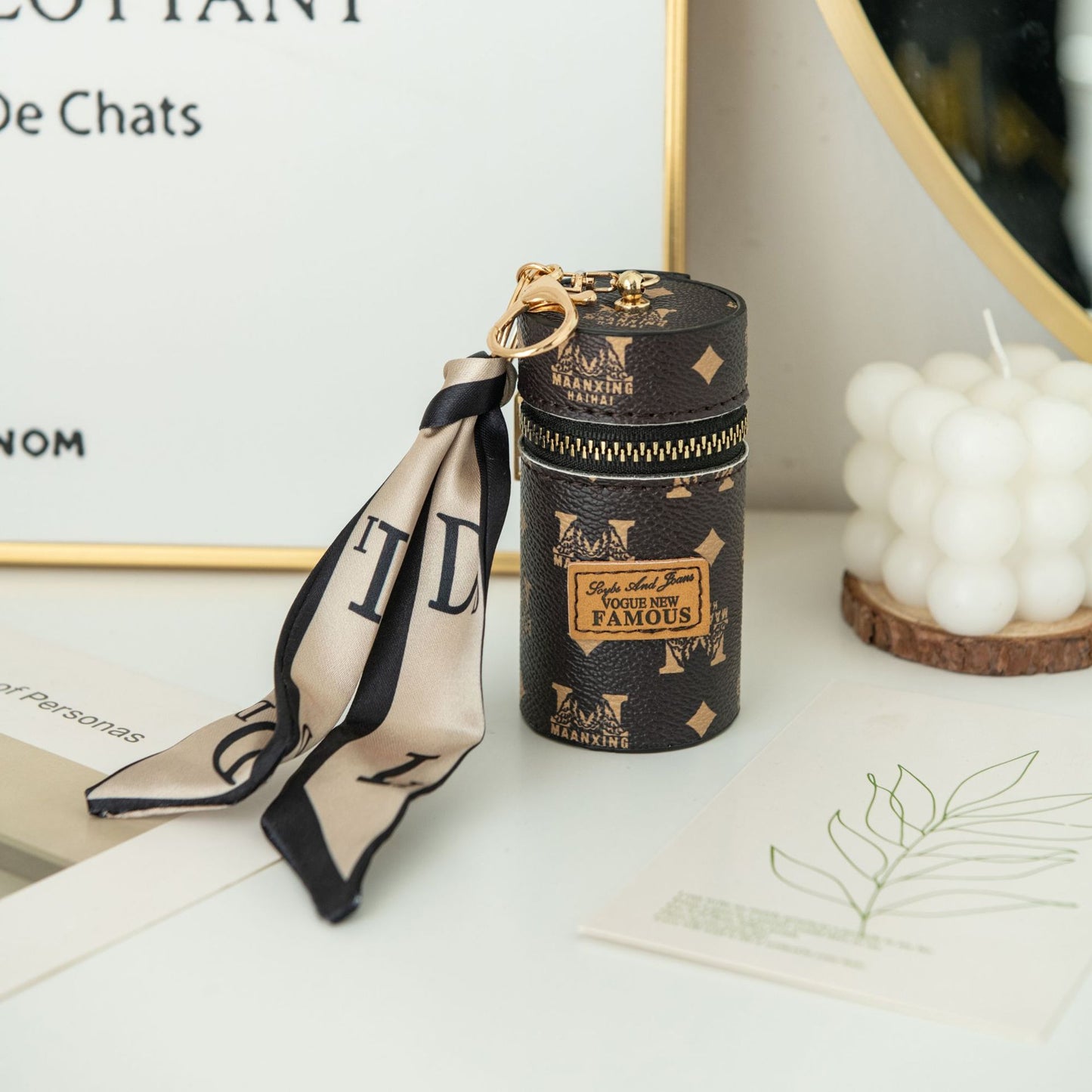 Innovative Women's Vintage Printed Mini Earphone Coin Purses