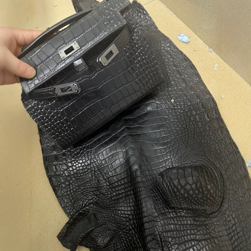 Textured Kelly Crocodile Pattern Matte Simple Ladies Wallet