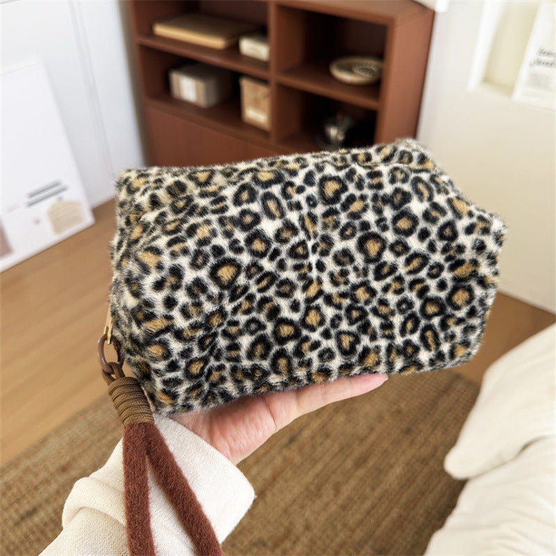 Sweet Cool Leopard Pattern Pink Hand Carrying Large Capacity Portable Makeup Bag