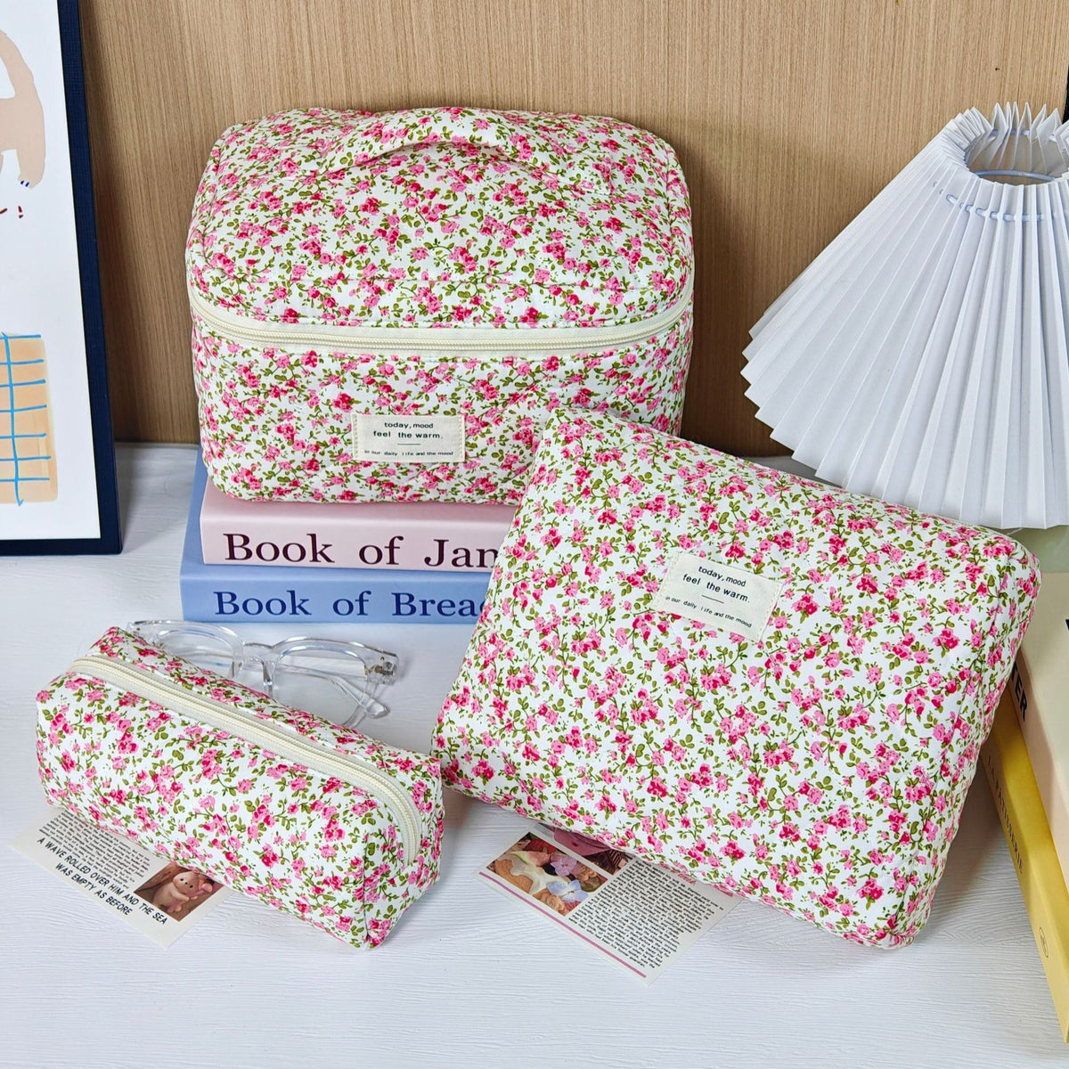 Women's Large Capacity Portable Floral Wash Quilted Cotton Pencil Makeup Bag