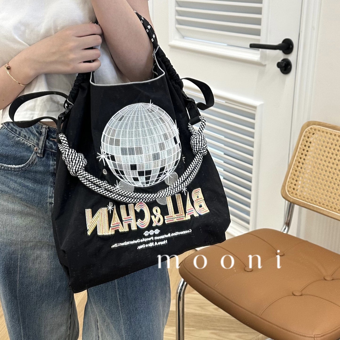 Round Upper Body Reflecting Light Balls Bags