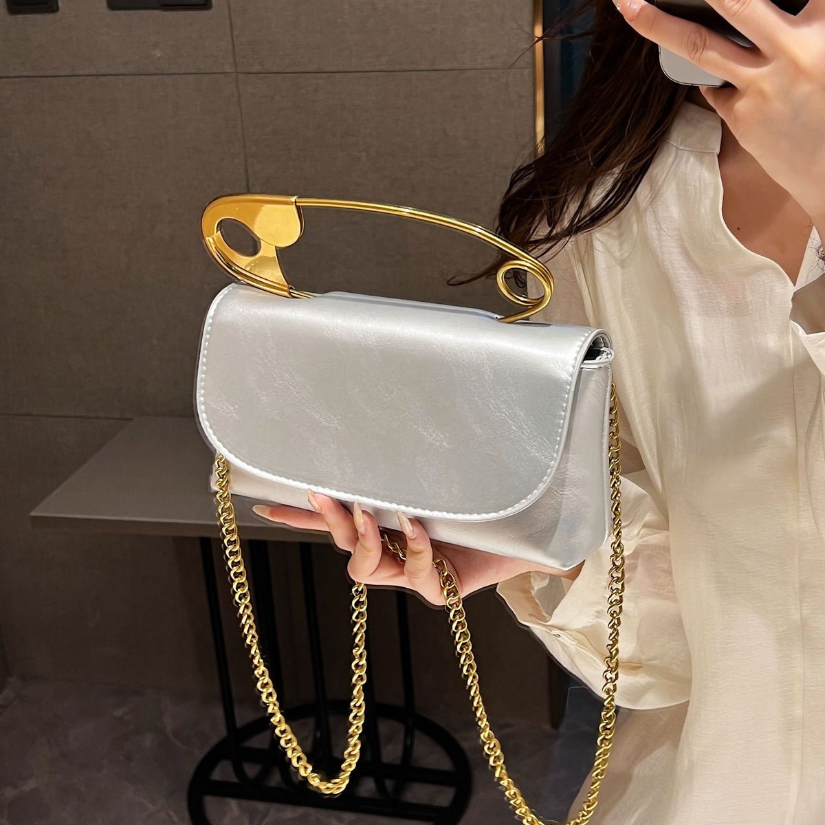 Women's Personalized Paper Clip Fashionable Korean Style Chain Portable Bags