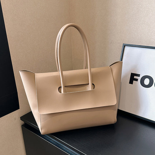 Women's Korean Style Large Capacity Retro Commuter Handbags