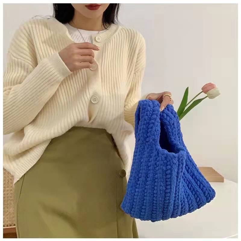 Style Wrist Hand-woven Wool Finished Crochet Handbags