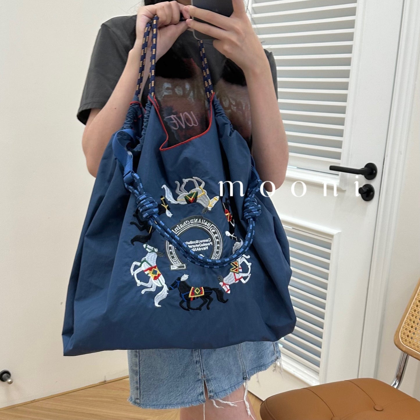 High Round Upper Body Horse Embroidery Handbags
