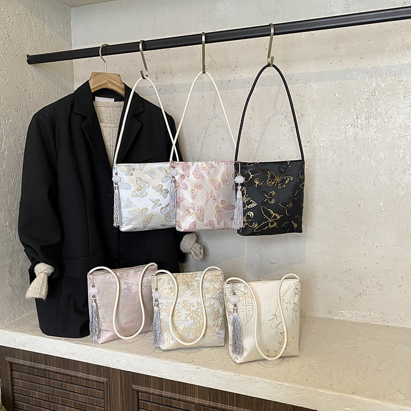 Women's Embroidered Butterfly Large Capacity Autumn Western Style Contrast Color Commuter Women's Shoulder Bag