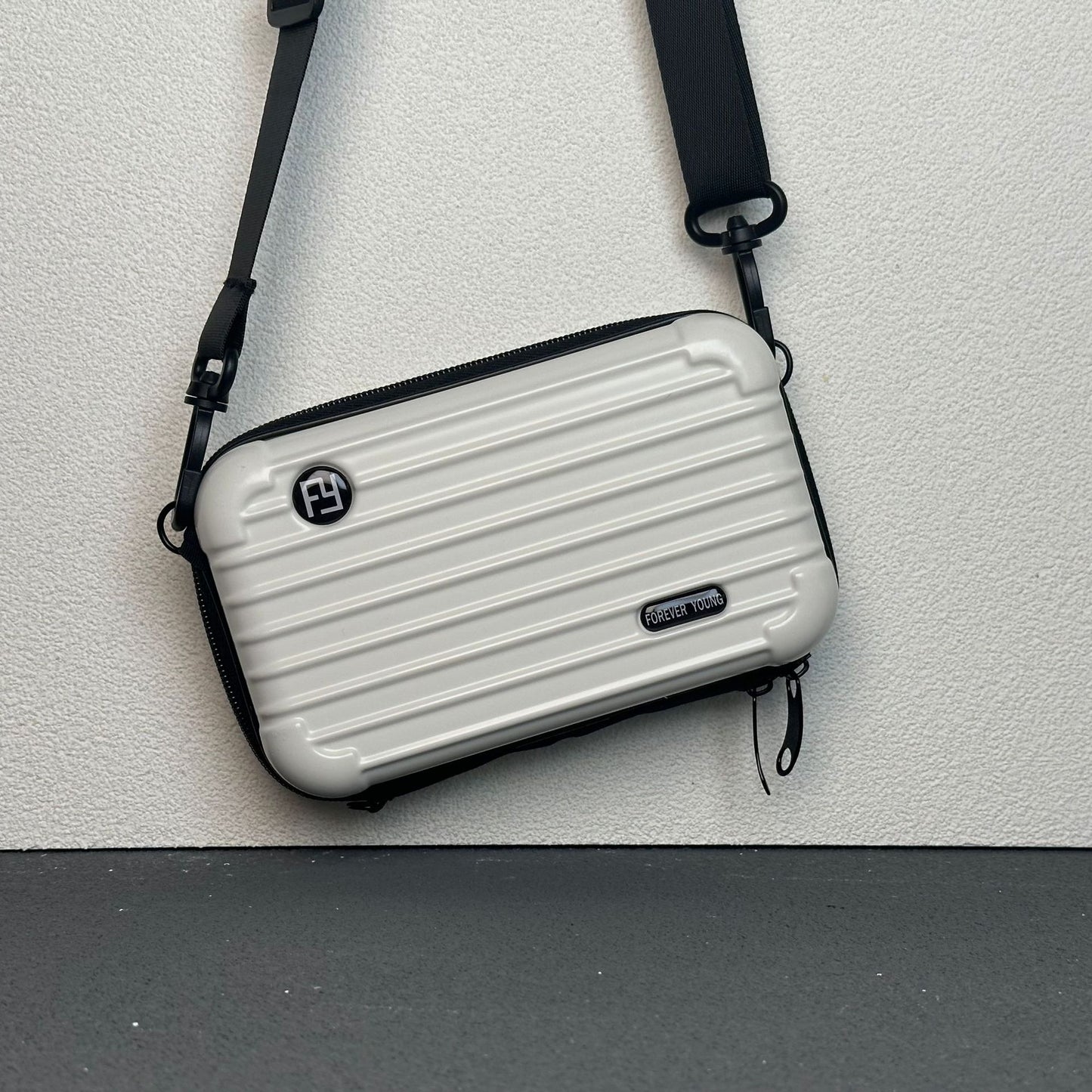 Hard Shell Waterproof Wash Suitcase Portable Cosmetic Bags