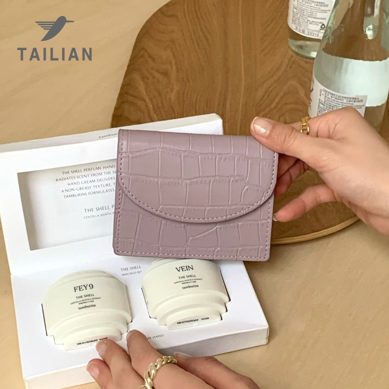 Unique Women's Crocodile Pattern Design Business Card Holder