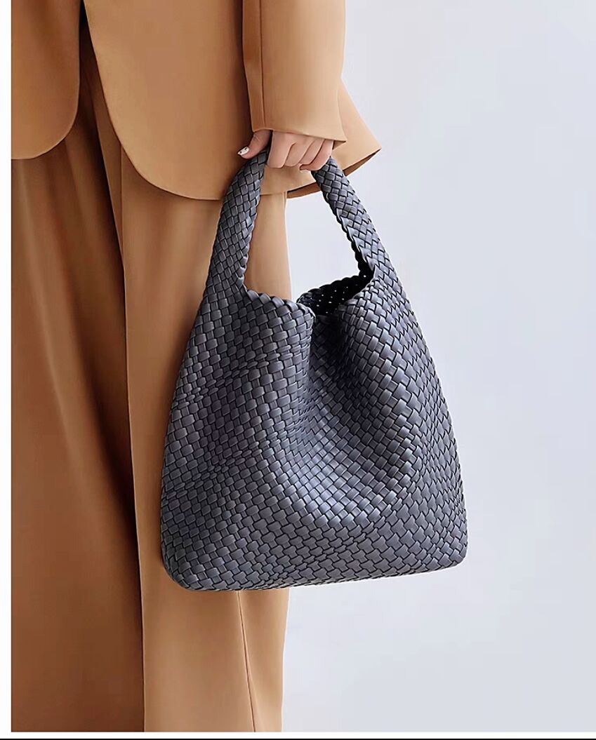 Women's Handmade Woven Fashion Trend Large Capacity Shoulder Bags