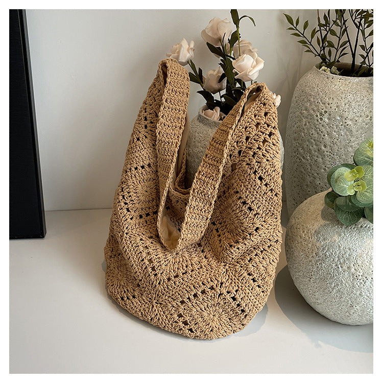 Women's Hand-woven Summer Popular Commuter Large Capacity Women's Messenger Bag
