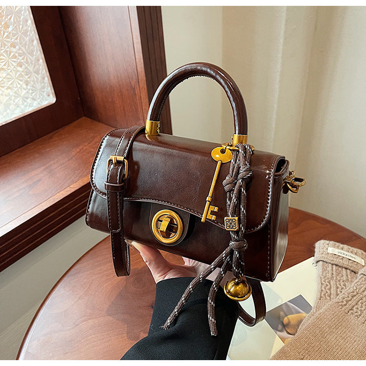 Beautiful Women's Niche Retro Portable Simple Shoulder Bags