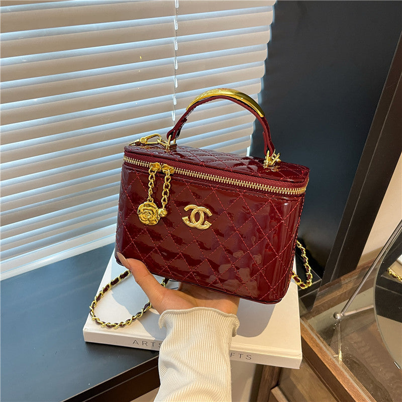 Women's Fashion Shiny Surface Rhombus Chain Portable Bags