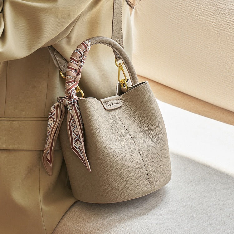 Women's High-grade Fashion Vegetable Basket Commuter Handbags