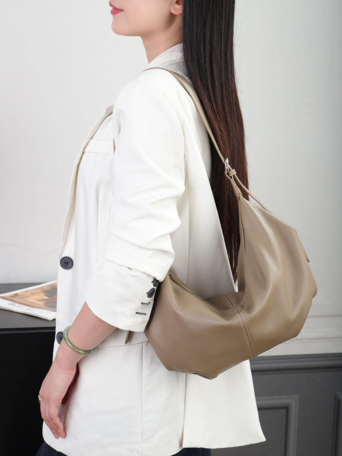 Women's Layer Leather Underarm Fashion Elegant Practical Shell Solid Color Bags