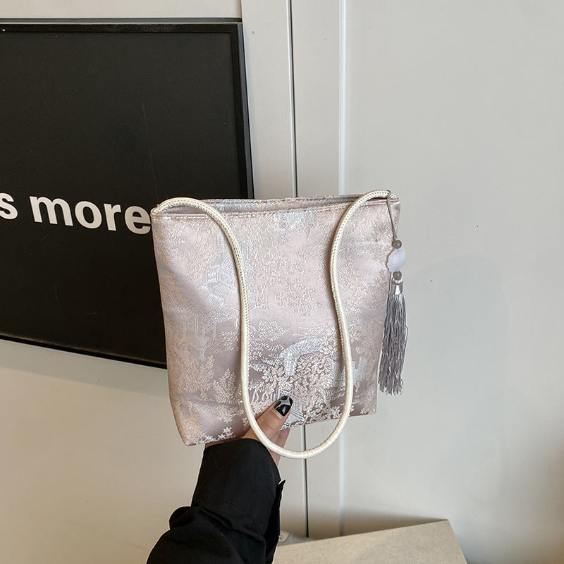 Women's Embroidered Butterfly Large Capacity Autumn Western Style Contrast Color Commuter Women's Shoulder Bag