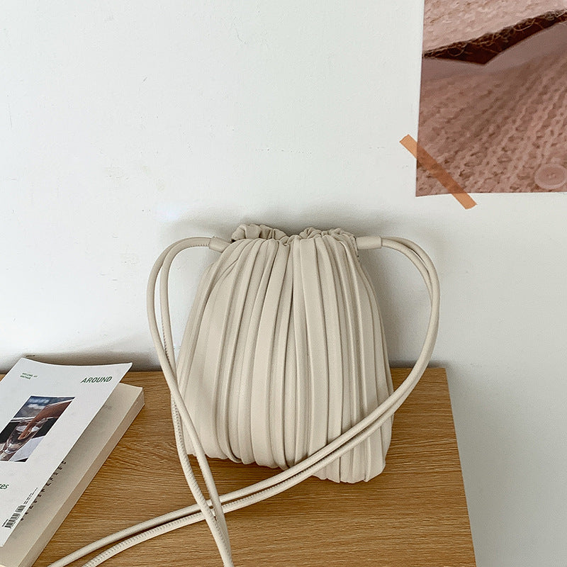 Women's Pleated Korean Niche Design Mobile Magnetic Women's Messenger Bag